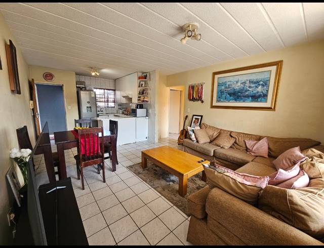 3 BEDROOM SECTIONAL TITLE FOR SALE IN LINMEYER